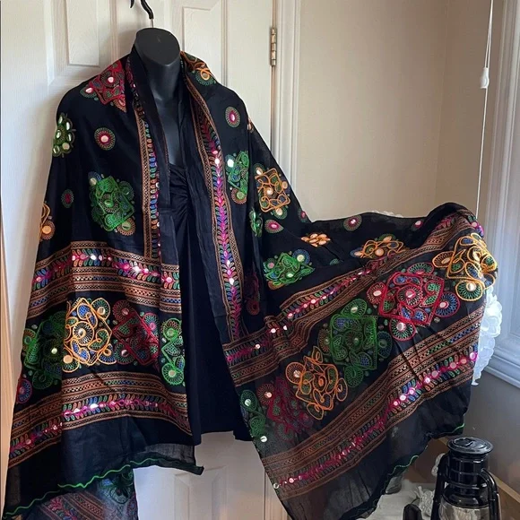 Black Embroidered Shawl - Mirrors, Embroidery and Colours oh my!!! 💕 - Picture 4 of 12